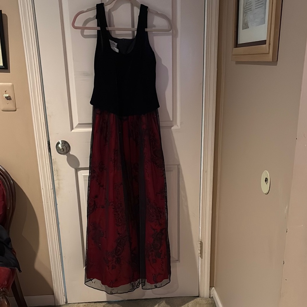Elegant Black and Red Dress